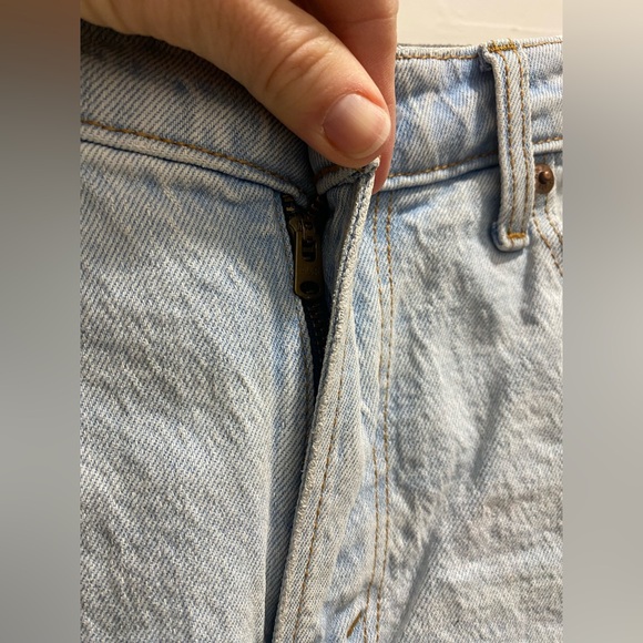 Abercrombie Dad Shorts, Light Wash with cuffs - Size 29 (8) - Picture 3 of 4